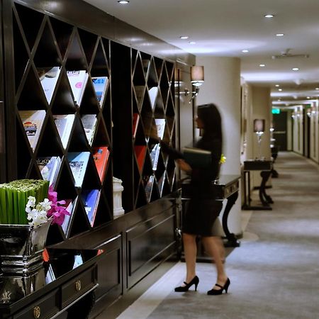 เดดอะ กาเบรียล Hotel ไคโร ภายนอก รูปภาพ A hotel maid in Singapore