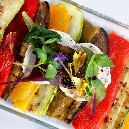 เดดอะ กาเบรียล Hotel ไคโร ภายนอก รูปภาพ A grilled vegetable salad