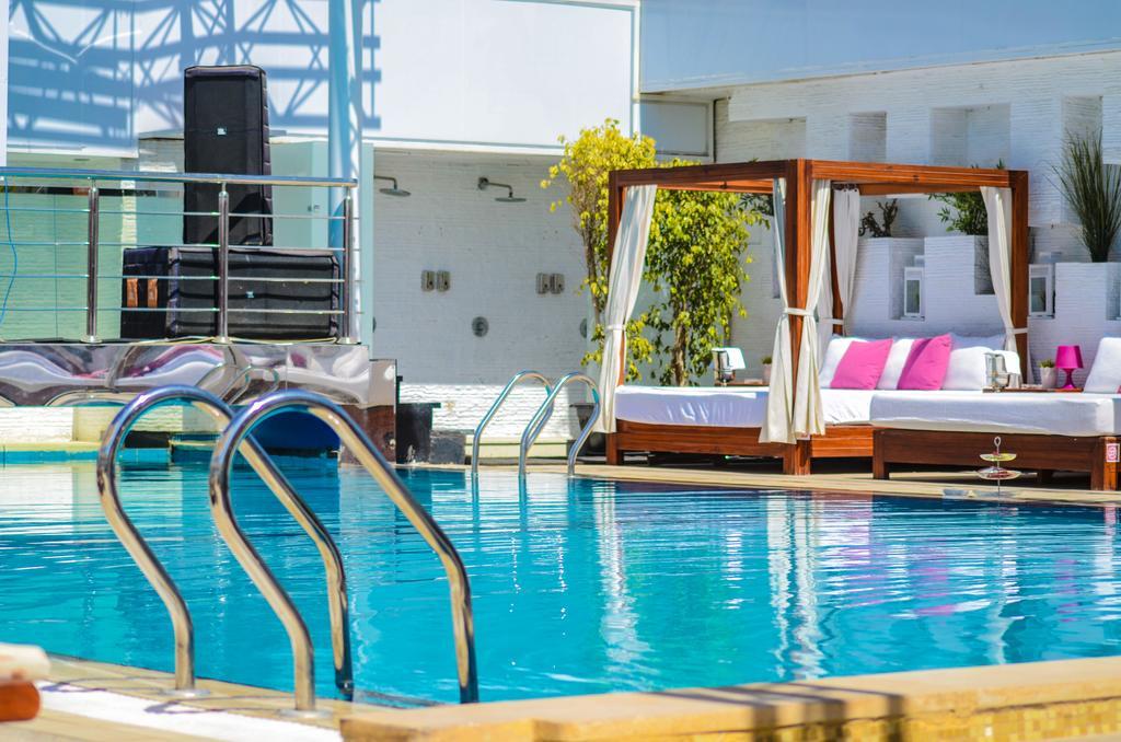 เดดอะ กาเบรียล Hotel ไคโร ภายนอก รูปภาพ The pool at the W South Beach