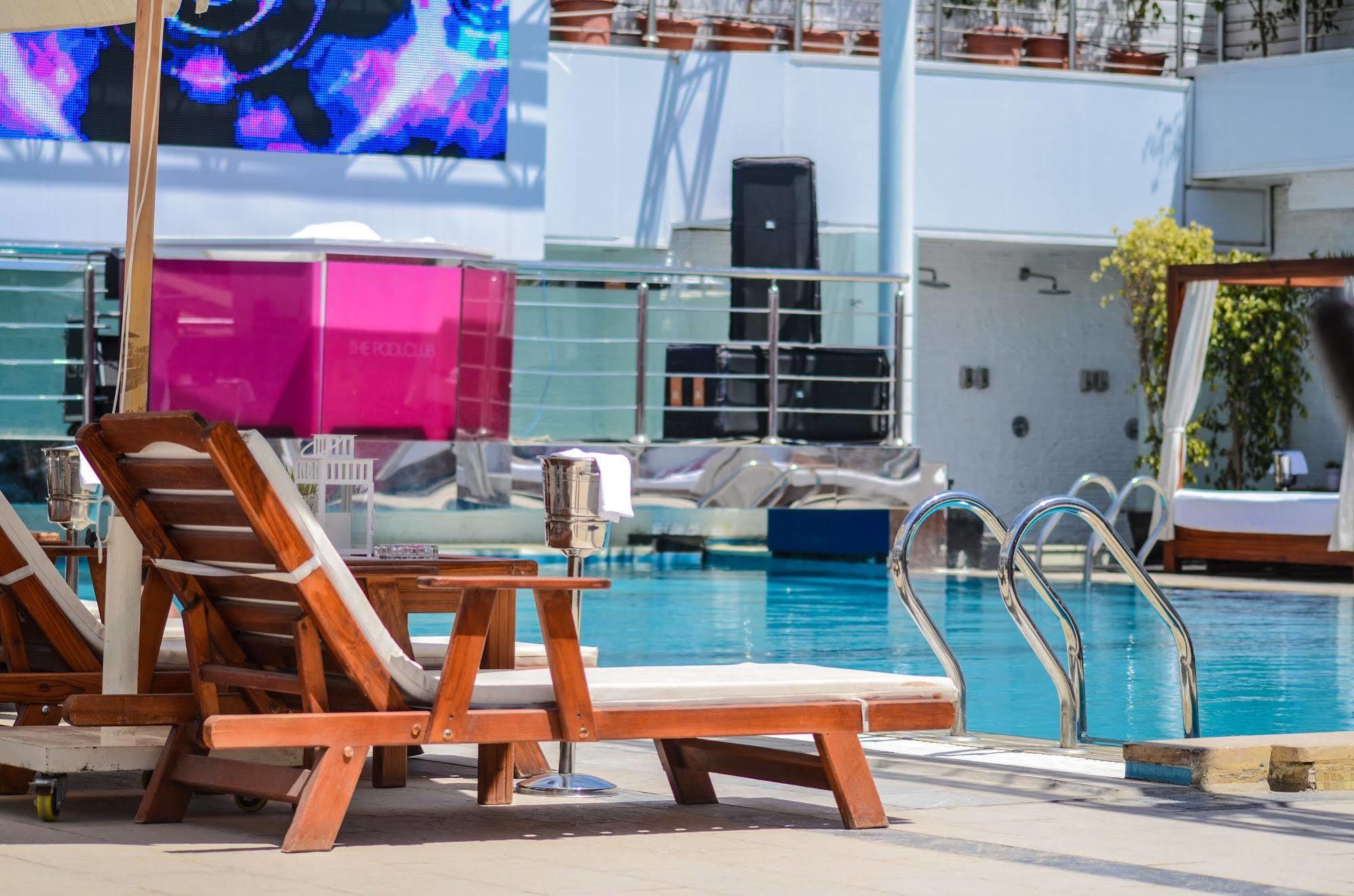 เดดอะ กาเบรียล Hotel ไคโร ภายนอก รูปภาพ The pool at the Hard Rock Hotel