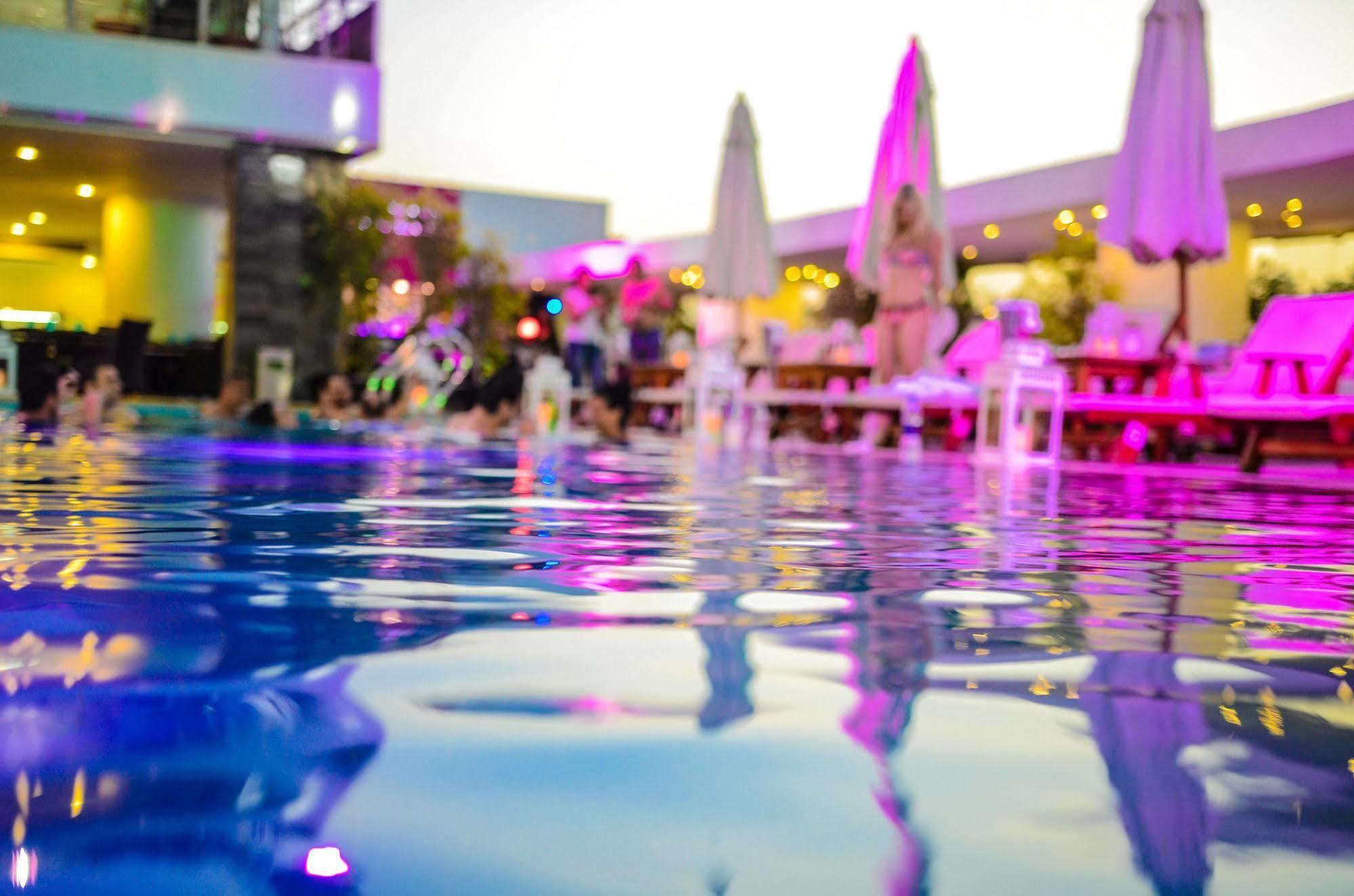 เดดอะ กาเบรียล Hotel ไคโร ภายนอก รูปภาพ The pool at the W